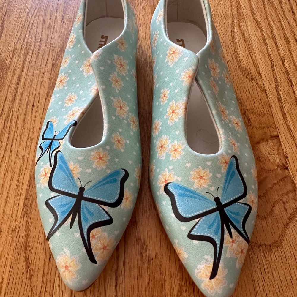 Butterflies & Flowers Flats - NEVER WORN